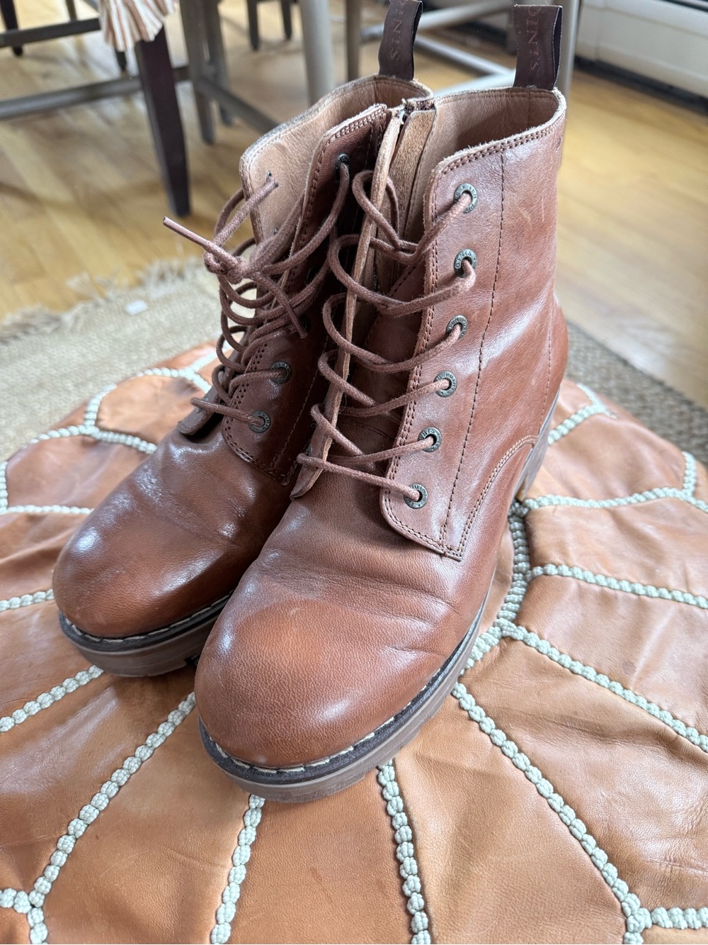 Ten Points Leather Zip Ankle Boot